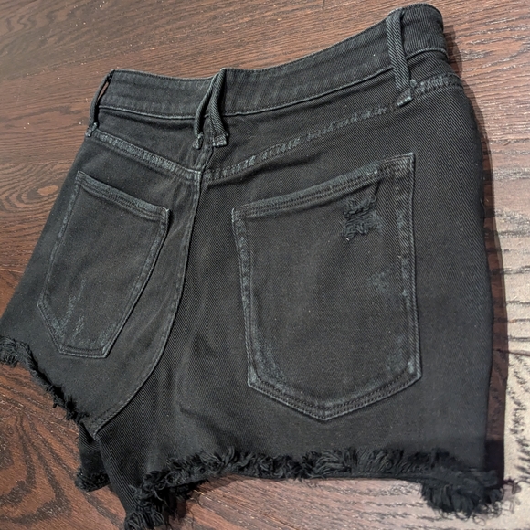 Good American Jean Shorts - Picture 7 of 7